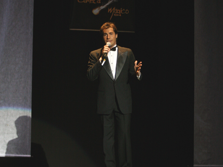 Conduccion de los Premios Magia Teatro Lola Membrives